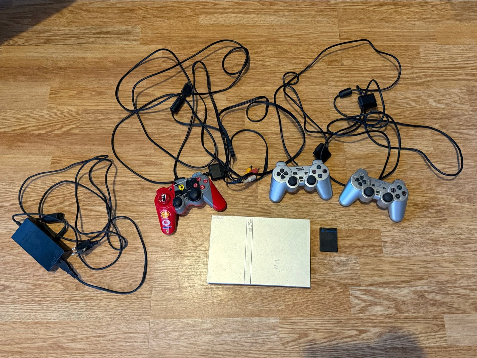PlayStation 2 Slim met 3 controllers en geheugenkaart, Spelcomputers en Games, Gebruikt, Overige kleuren, Ophalen of Verzenden