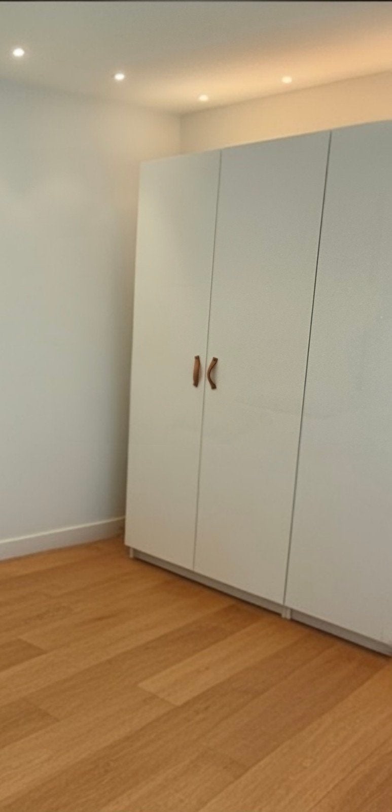 Ikea PAX kast met twee hoogglans deuren (201x50x58 cm), Ophalen, Zo goed als nieuw, 50 tot 75 cm, 200 cm of meer