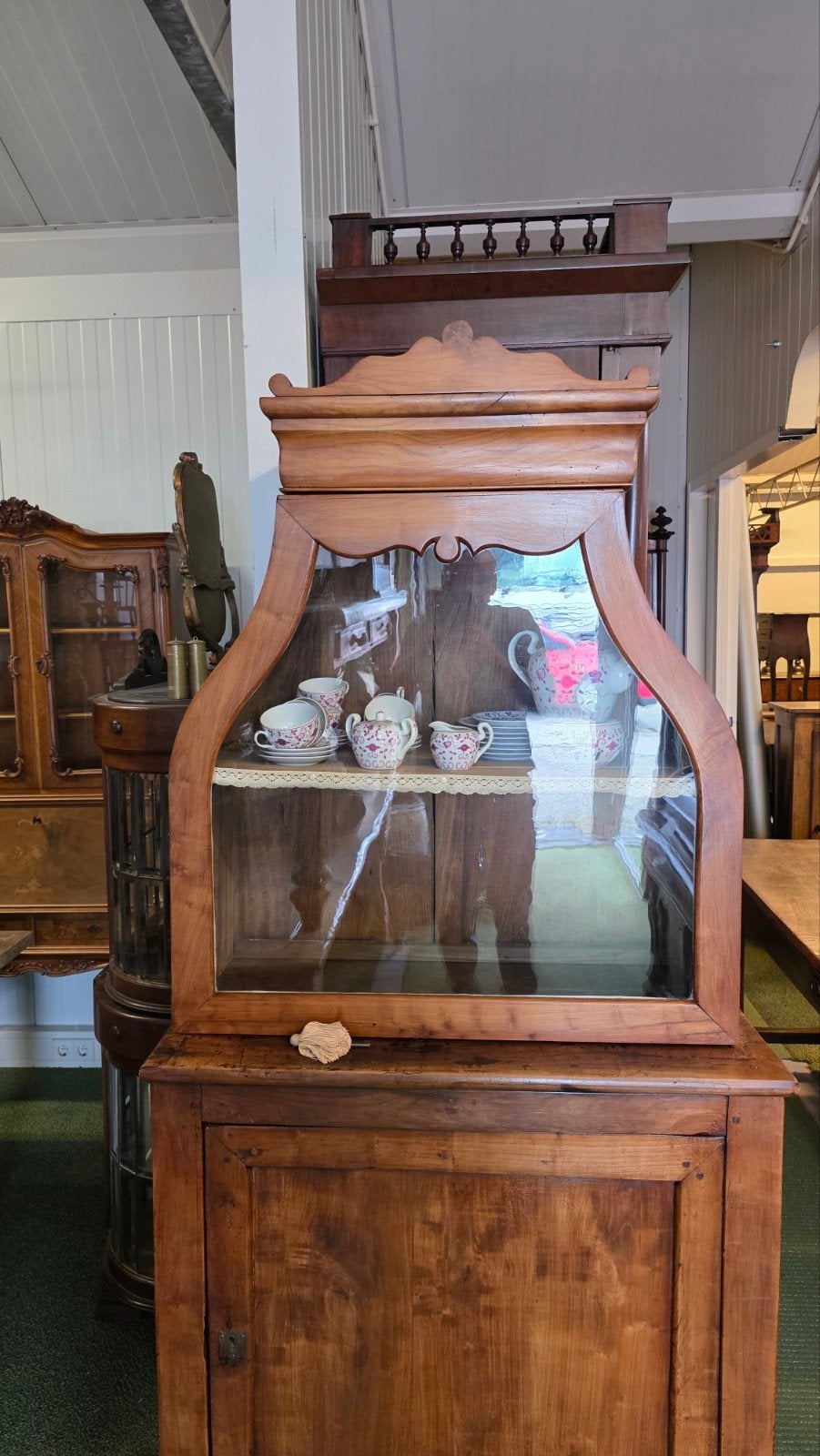 Franse antieke kersenhouten vitrinekast, Antiek en Kunst, Ophalen