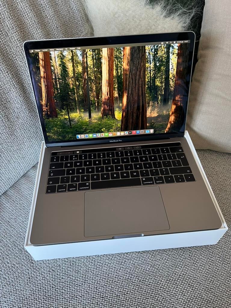 Retina Macbook Pro, incl doos en lader., MacBook Pro, 256 GB, Qwerty, 8 GB