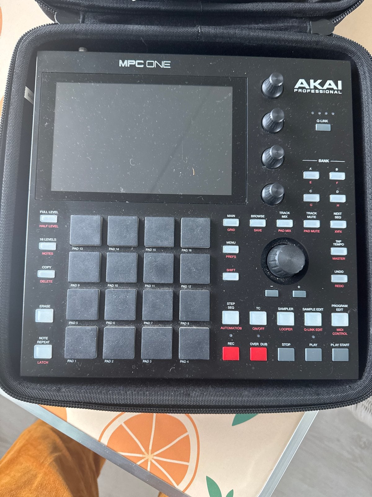 AKAI MPC One met Magma case, Overige aantallen, Zo goed als nieuw, Met koffer of flightcase, Ophalen