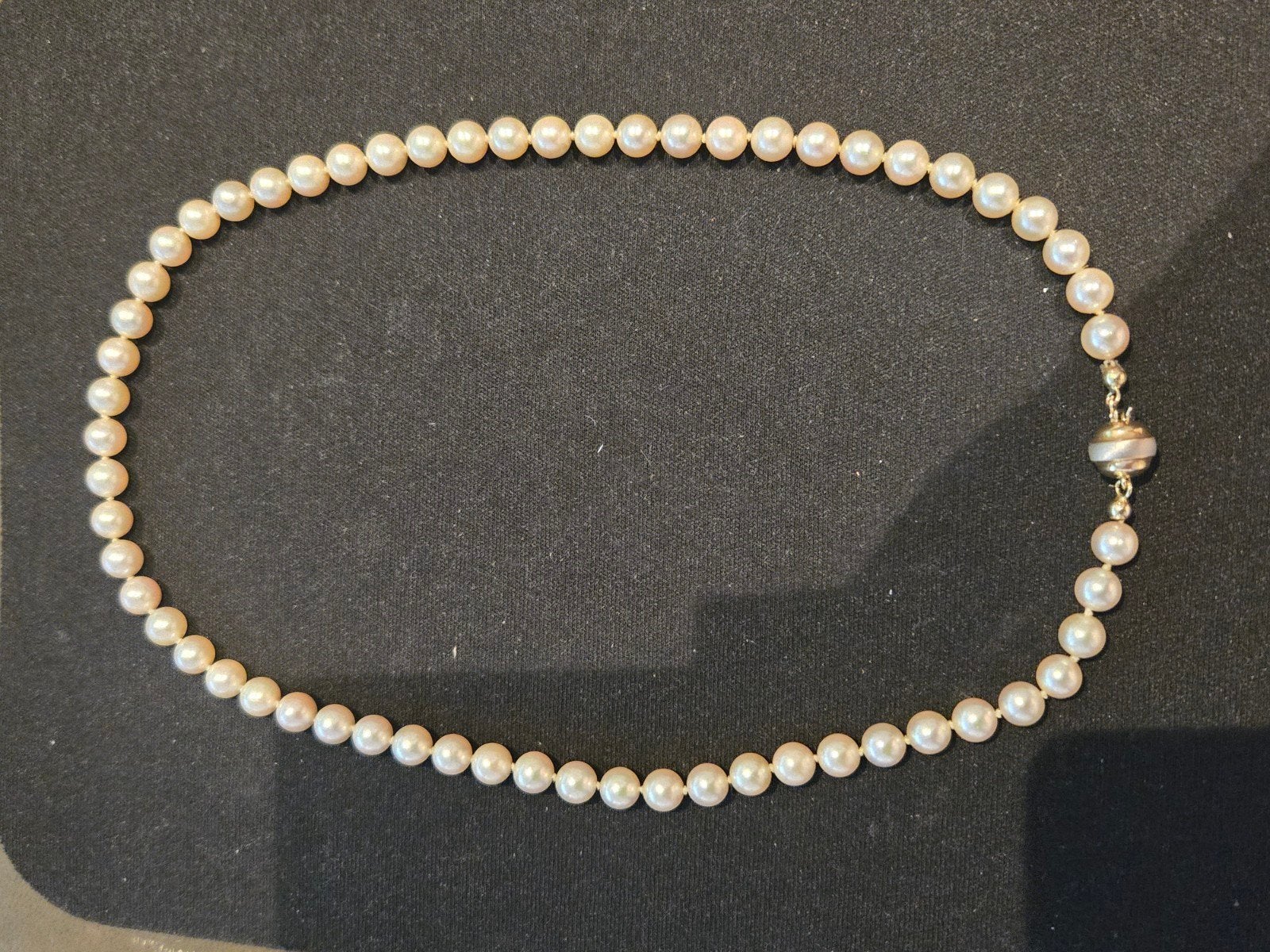 Zoetwaterparel ketting met 14k bicolor gouden slot, Ophalen of Verzenden, Gebruikt, Goud, Goud