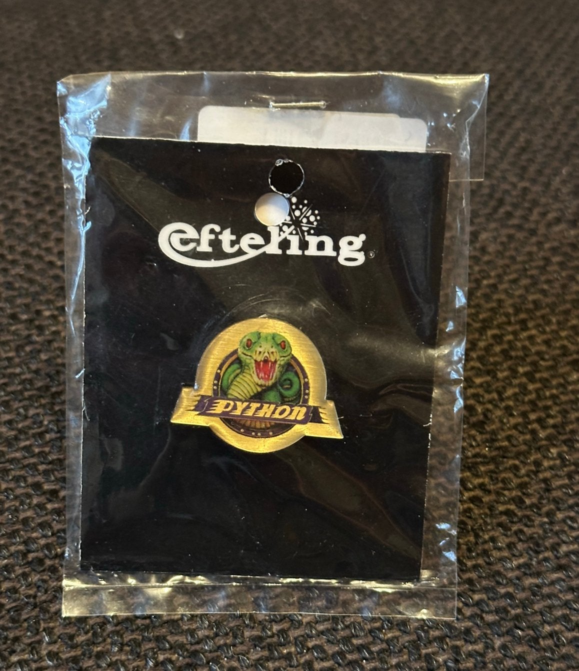Efteling pin Python op kaartje, Verzamelen, Ophalen of Verzenden, Zo goed als nieuw, Button of Speldje