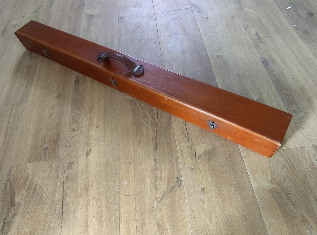 Antiek projectiescherm in houten foedraal, Ophalen