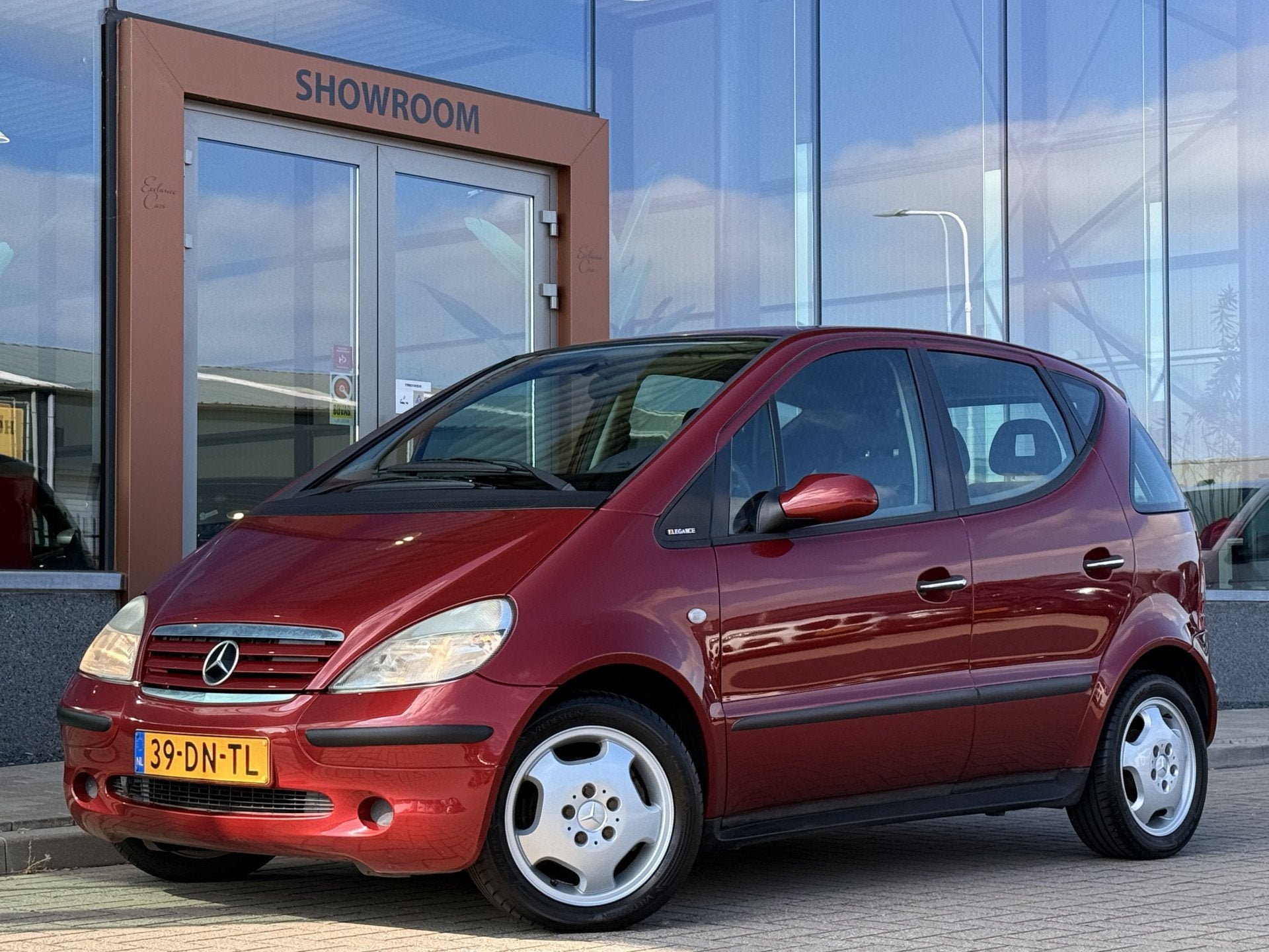 Mercedes-Benz A-Klasse 160 Elegance | Electrische Spiegels |, Auto's, Stof, Zwart, Bedrijf, 5 stoelen
