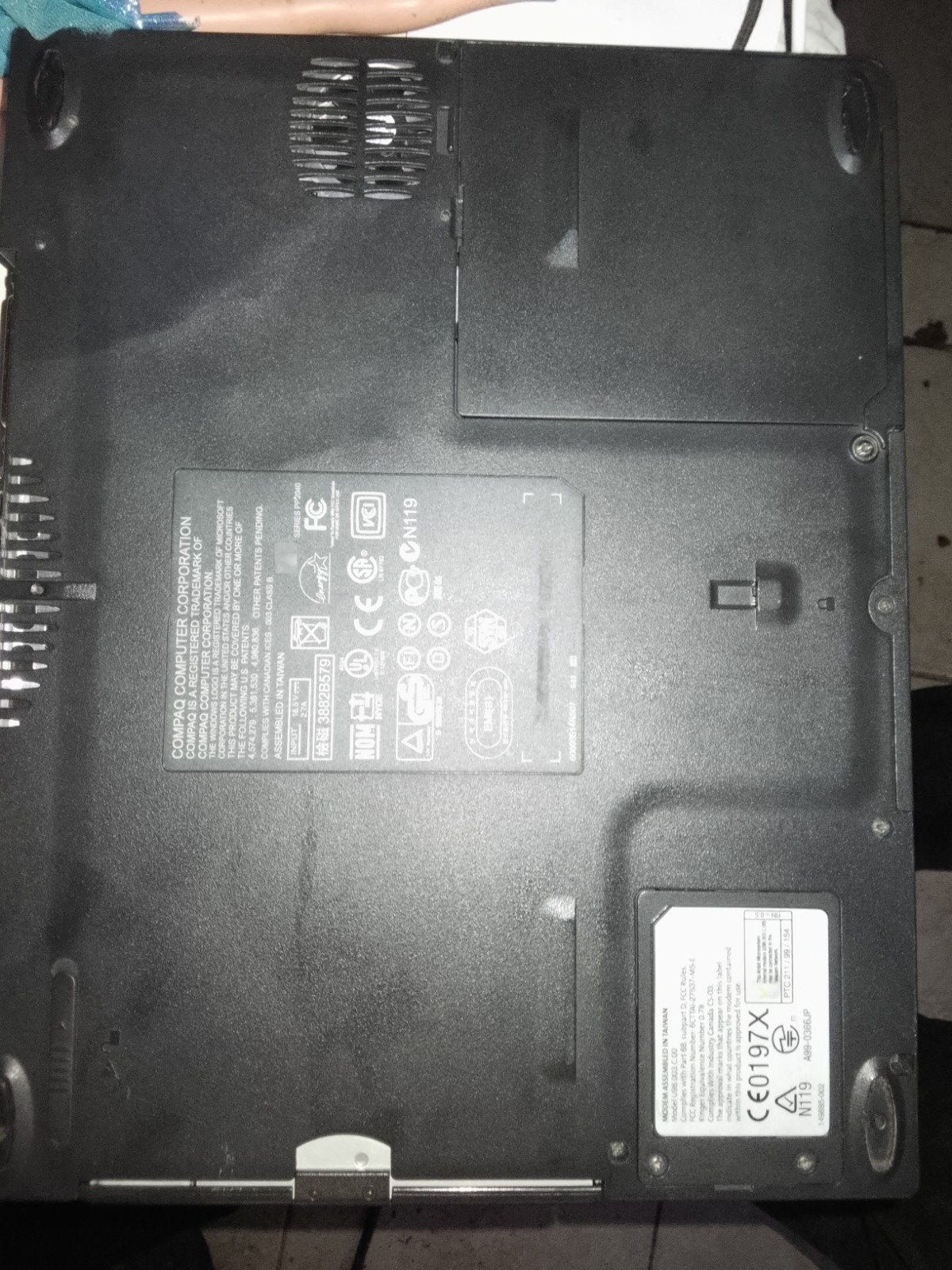 Compaq laptop (oudl) - Ideaal voor onderdelen/verzamelaa, Computers en Software, Ophalen of Verzenden, Compaq