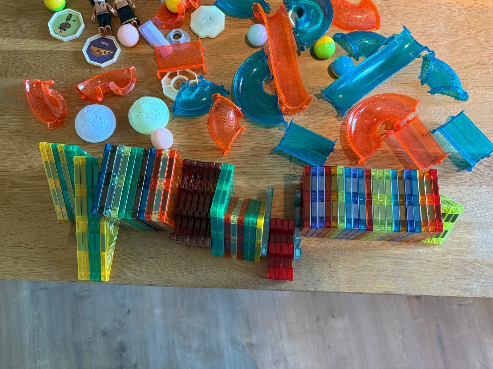 Magnetische bouwblokken met knikkerbaan en dieren, Ophalen, Zo goed als nieuw, Overige merken