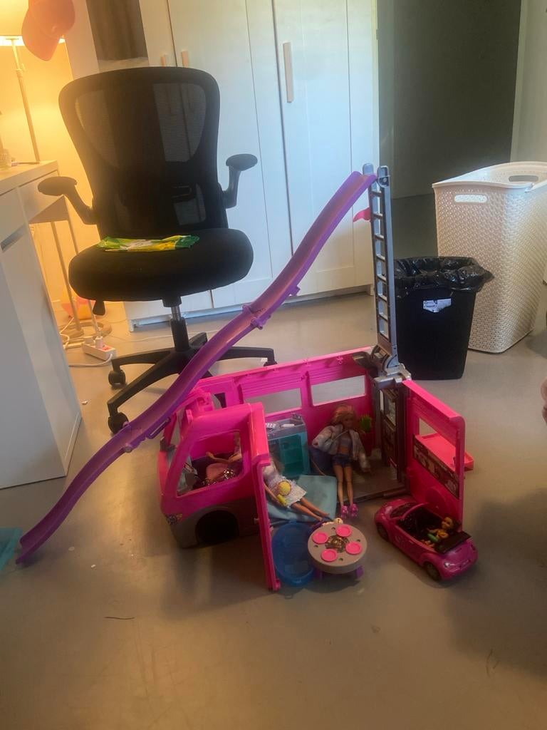 Barbie Camper met glijbaan en poppen, Ophalen, Zo goed als nieuw, Barbie