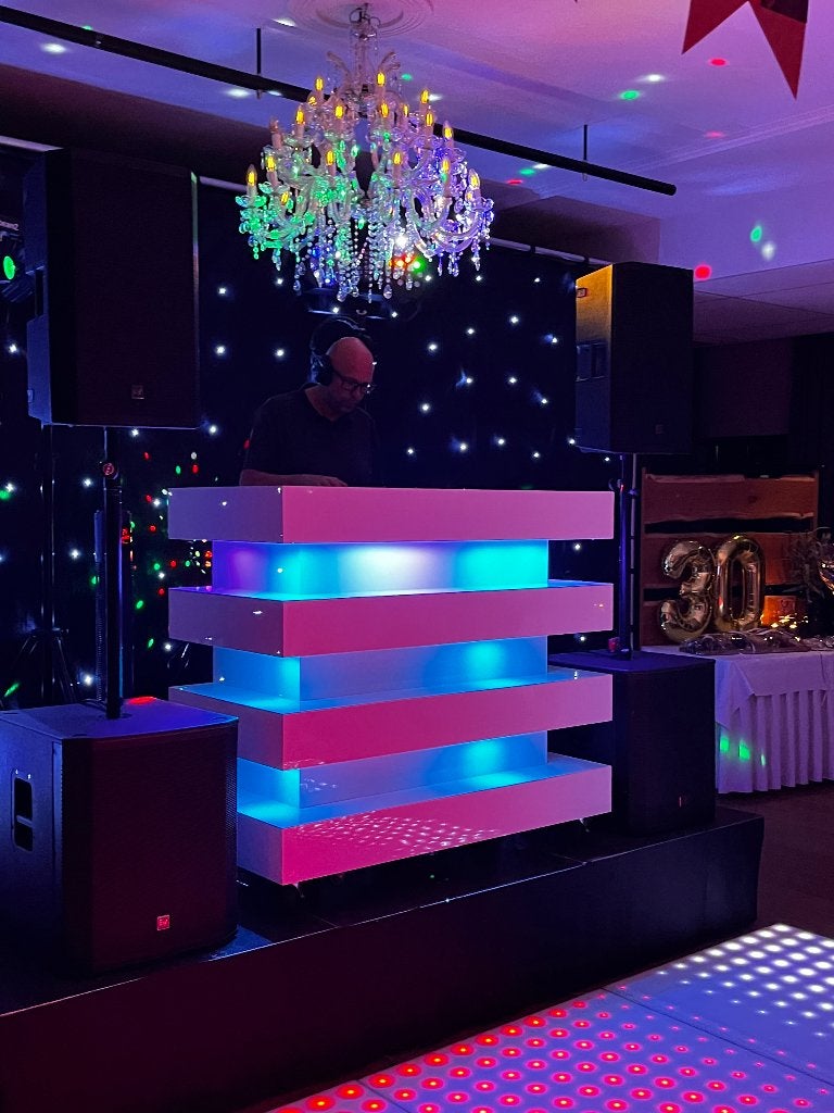 TE KOOP: Professionele DJ Booth met led, Muziek en Instrumenten, Dj-sets en Draaitafels, Ophalen, Zo goed als nieuw, Overige merken