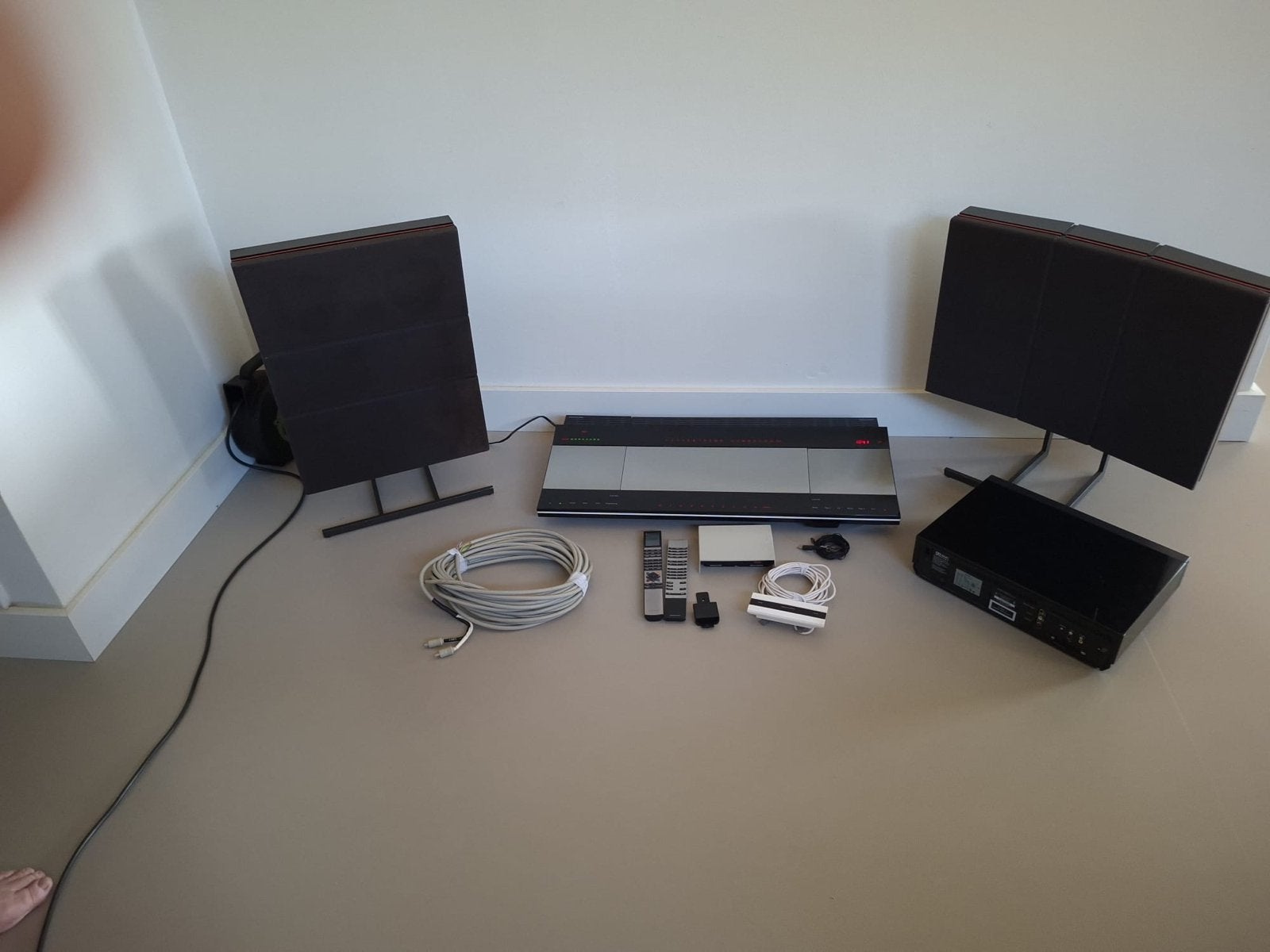 Bang & Olufsen BeoSound 3000 met BeoLab 2500 speakers, Verzamelen, Ophalen, Huis en Inrichting