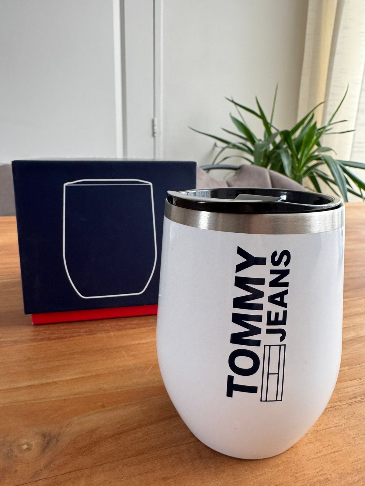 Tommy Jeans | Thermo Beker | Nieuw, Huis en Inrichting, Ophalen of Verzenden, Zo goed als nieuw, Overige stijlen, Kop(pen) en/of Schotel(s)