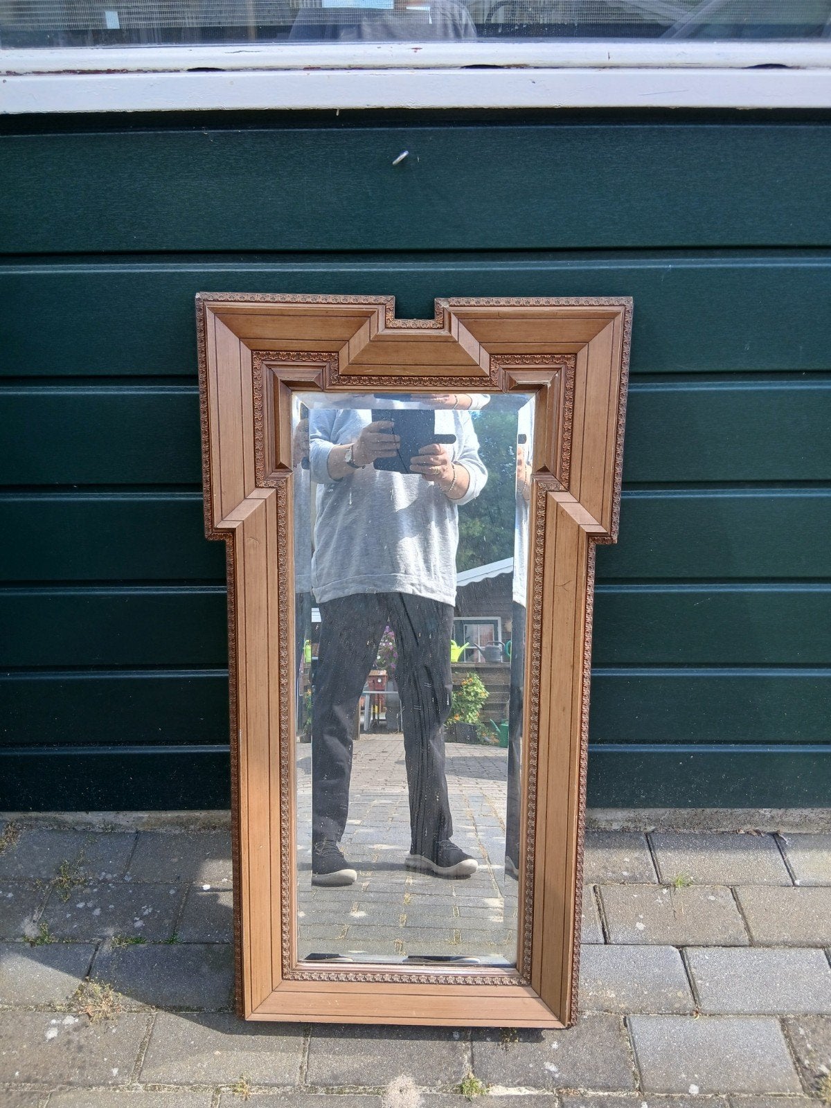 Antieke spiegel met sierlijke houten lijst, Ophalen, Overige vormen, 50 tot 100 cm, 100 tot 150 cm