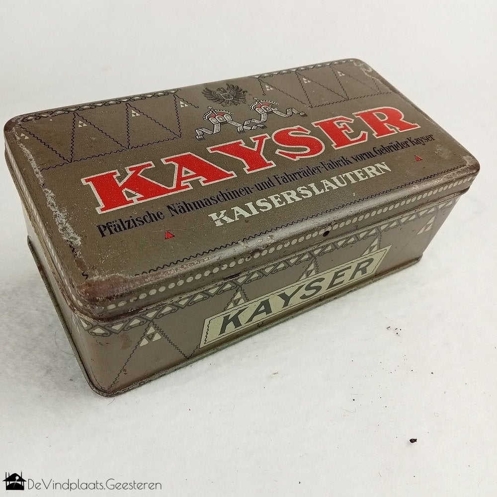 Zeer oud naaimachineblik – Kayser – 1910/20, Verzamelen, Ophalen of Verzenden, Zo goed als nieuw, Overige, Overige merken