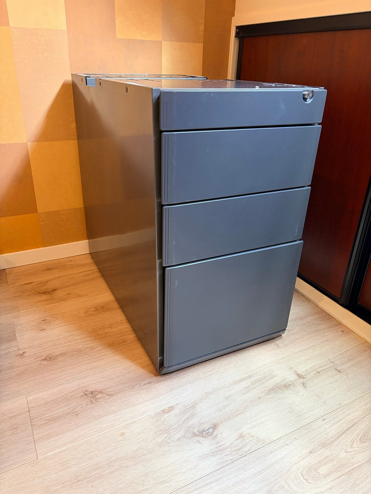 2 grijze ladekasten met 3 laden, afsluitbaar, Ophalen, Minder dan 50 cm, Gebruikt, 75 cm of meer
