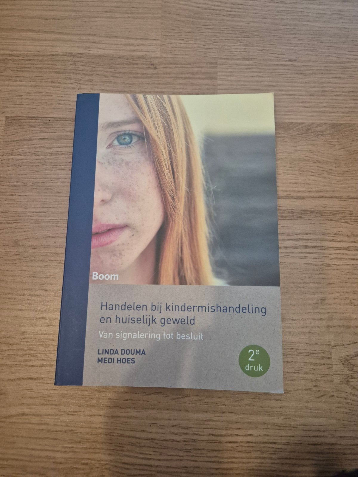 Boek Handelen bij kindermishandeling en geweld, Boeken, Ophalen of Verzenden