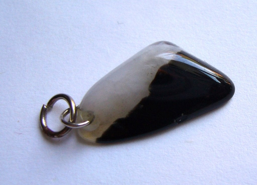Sardonyx hanger edelsteen mineraal chalcedoon hangertje, Zwart, Ophalen of Verzenden, Zo goed als nieuw, Steen of Mineraal