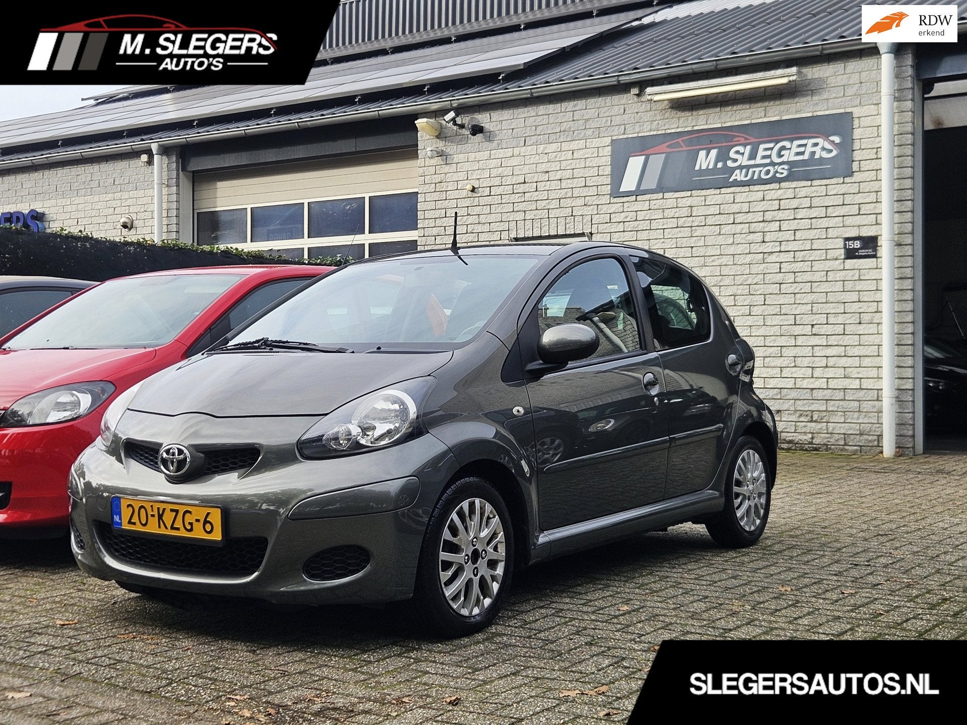 Toyota Aygo 1.0-12V Aspiration Green*Airco*Bluetooth*NAP, Auto's, Elektrische ramen, Gebruikt, 4 stoelen, Alcantara