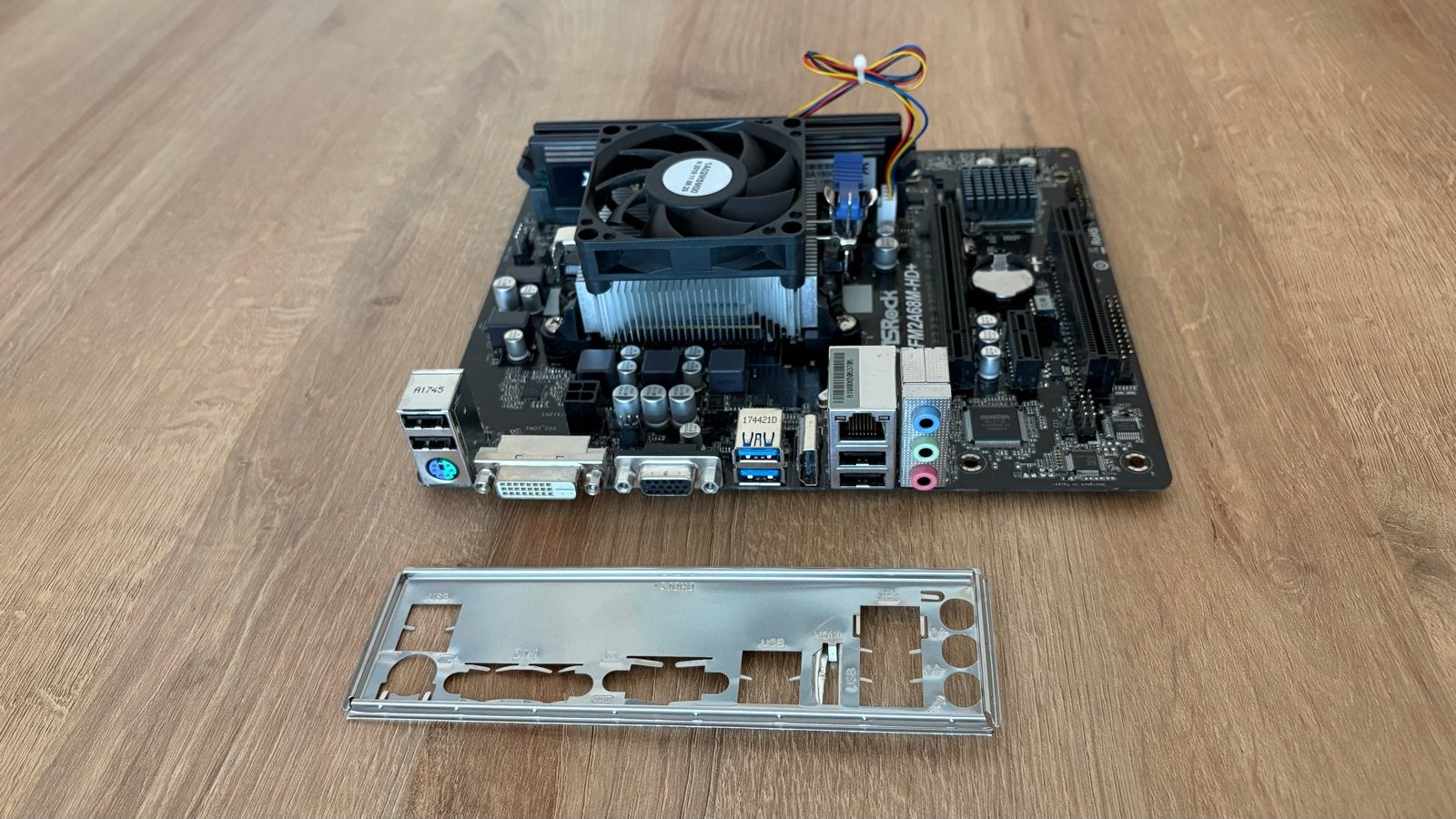 ASRock FM2A68M-HD+ Moederbord met AMD A6-7400K CPU en RAM, Computers en Software, Moederborden, Ophalen of Verzenden, Gebruikt