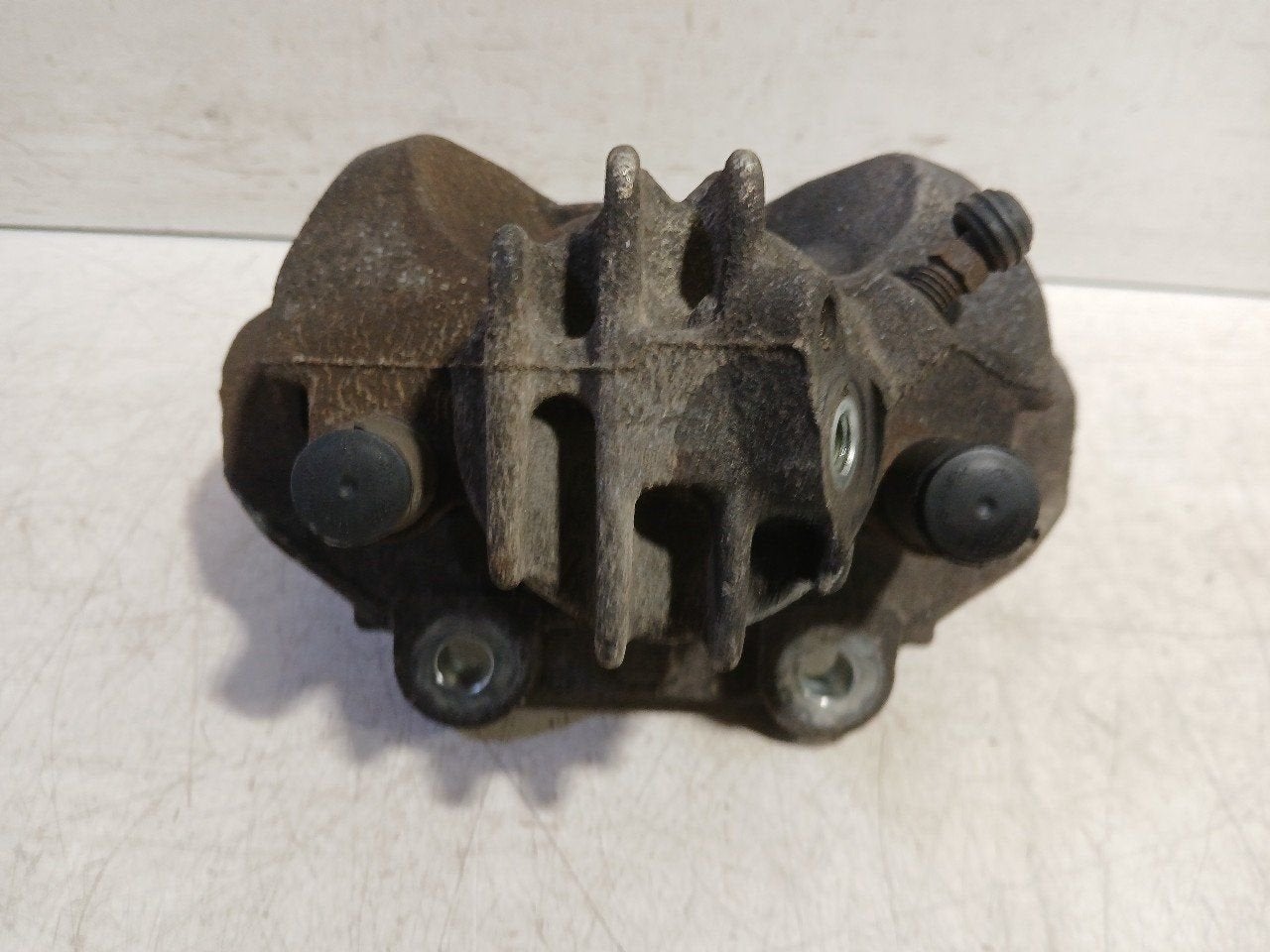 Remklauw rechts voor Opel Corsa, Onderdelen@venauto.nl, Van der Ven Autorecycling B.V., Gebruikt, Ettenseweg 76, 4706 PB Roosendaal, The Netherlands