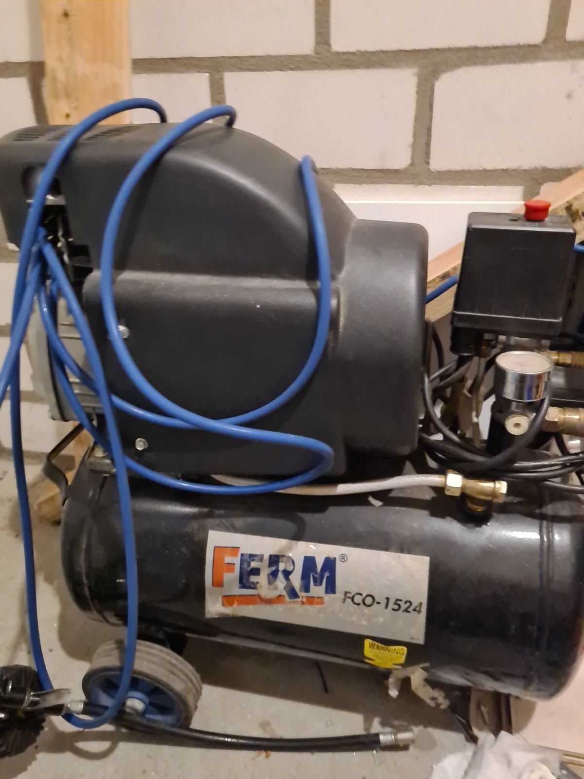 compressor, Doe-het-zelf en Verbouw, Compressors, Ophalen, Zo goed als nieuw, Minder dan 200 liter/min