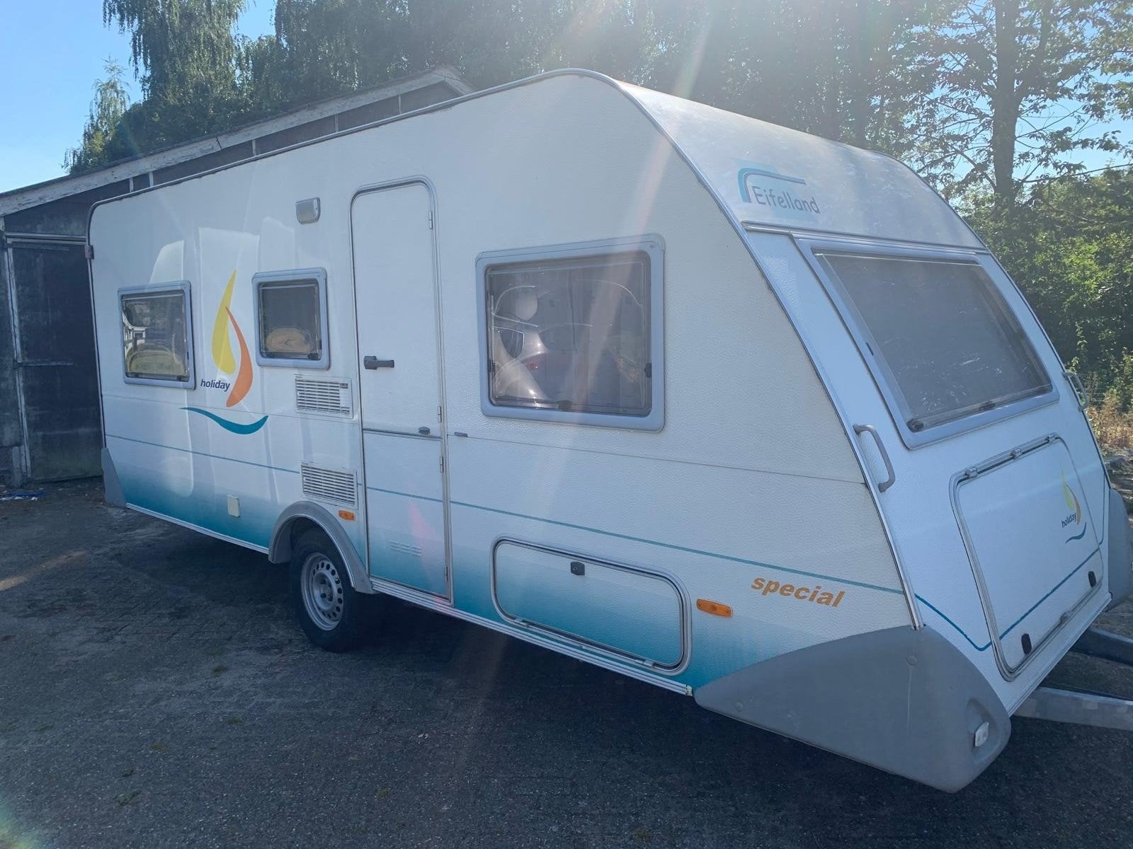 Eifelland 500TK Caravan - Ruim en Compleet, Caravans en Kamperen, Standaardzit, Vast bed, 7 tot 8 meter, Schokbreker