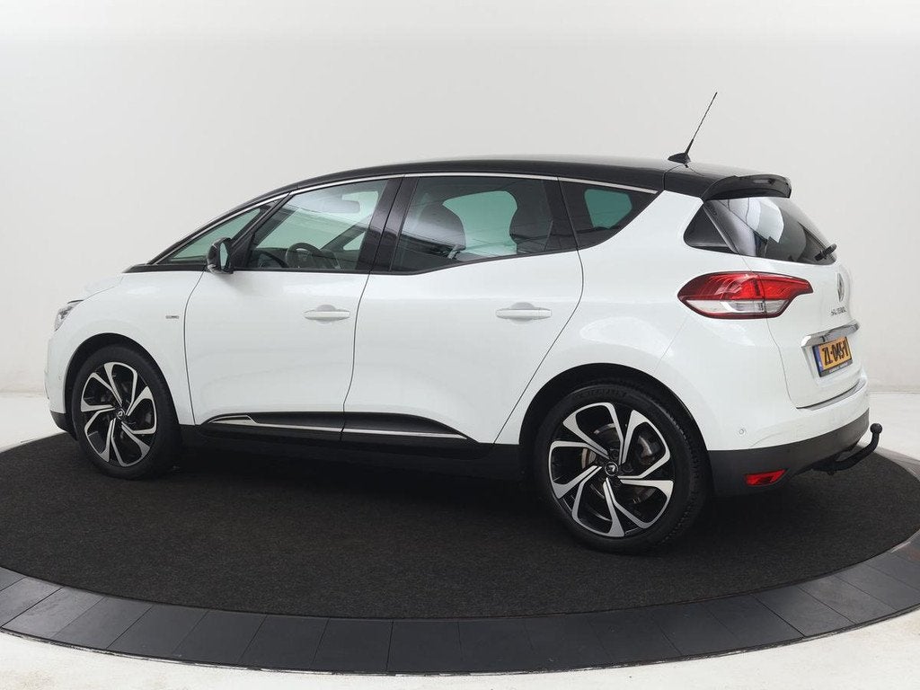 Renault Scénic 1.3 TCe Bose | Carplay | Camera | Trekhaak |, Voorwielaandrijving, Euro 6, 4 cilinders, Wit