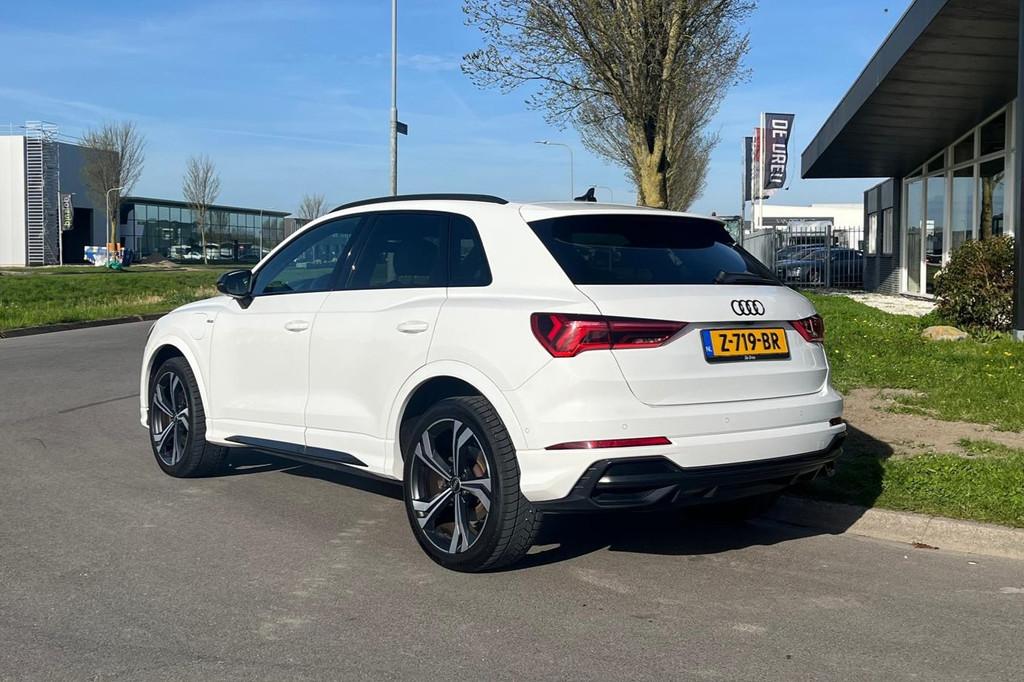 Audi Q3 45 TFSIe 245pk S edition | CAMERA | ADAPTIVE | STOEL, Gebruikt, Leder en Stof, Wit, Hybride Elektrisch/Benzine