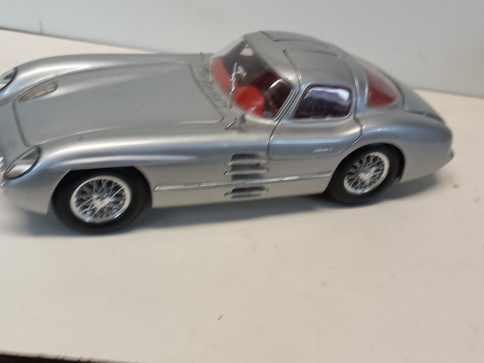 Mercedes-Benz 300 SLR Uhlenhaut Coupé schaalmodel, Hobby en Vrije tijd, Modelauto's | Overige schalen, Ophalen of Verzenden