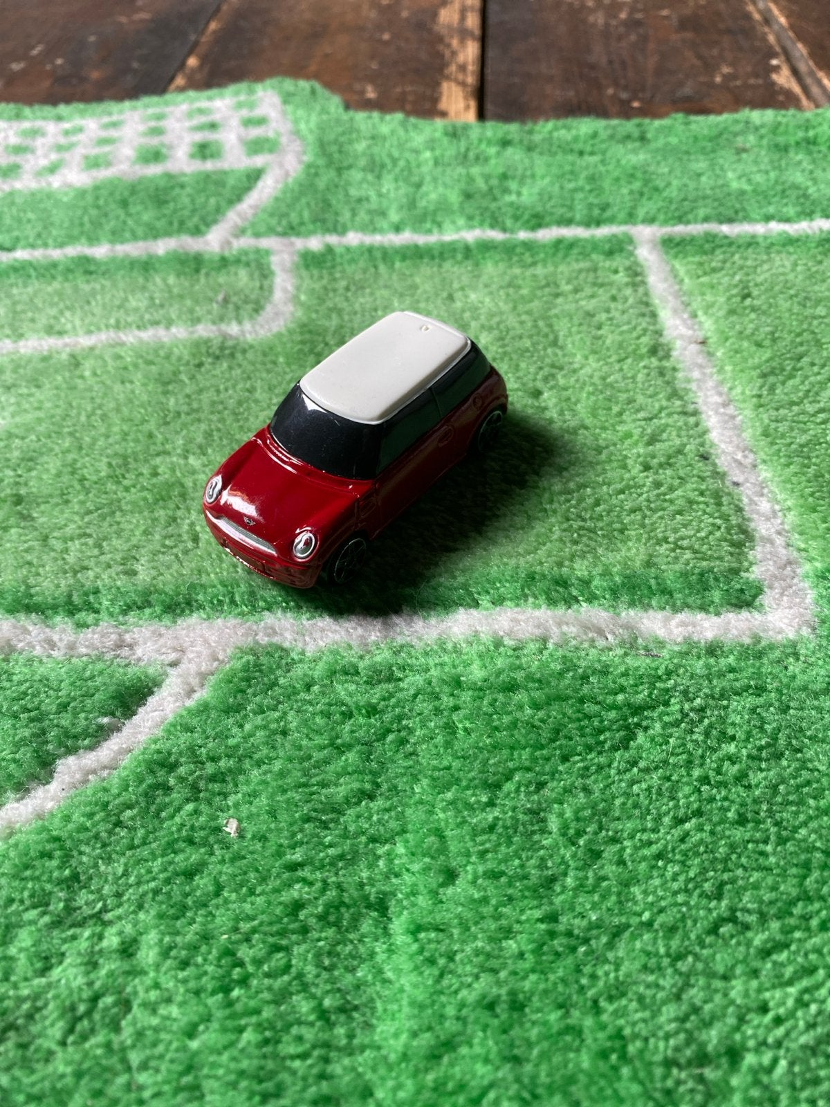 Een klijne mini cooper van maisto, Hobby en Vrije tijd, Ophalen of Verzenden