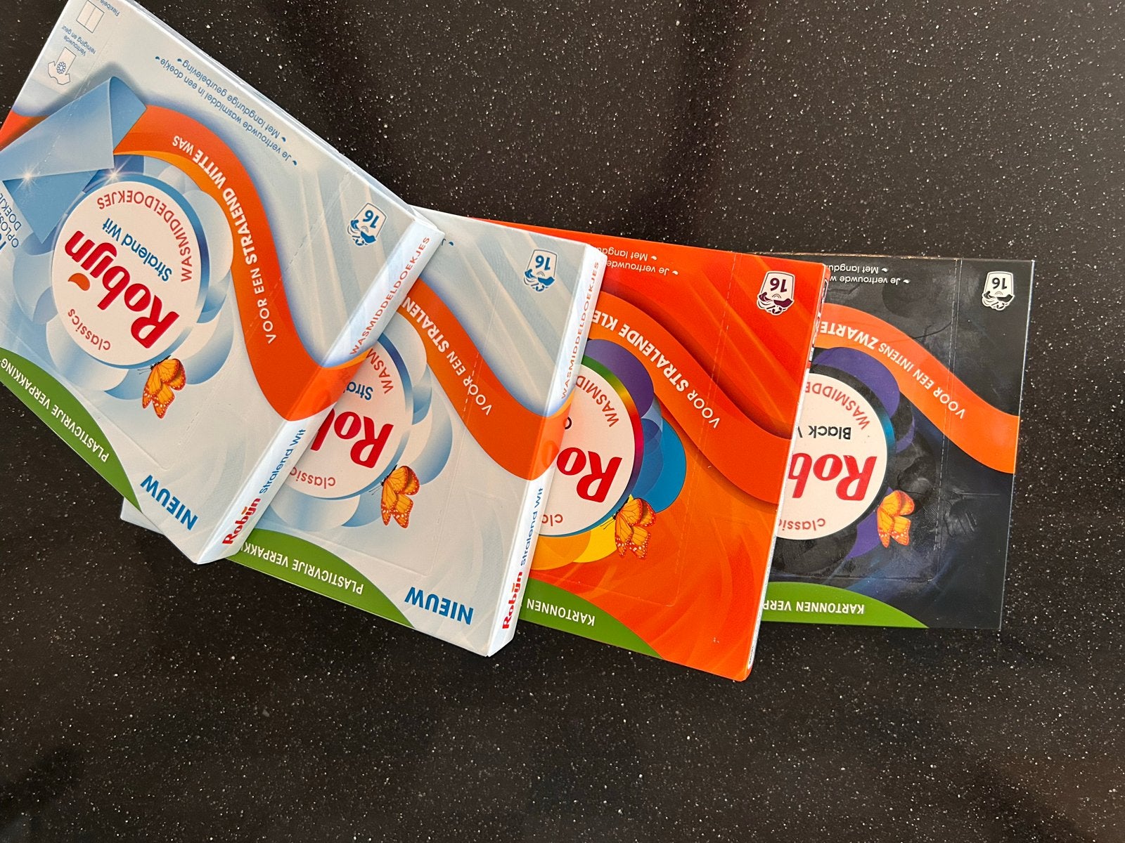 4 doosjes Robijn wasmiddel doekjes (Wit, Kleur, Zwart), Verzenden, Nieuw
