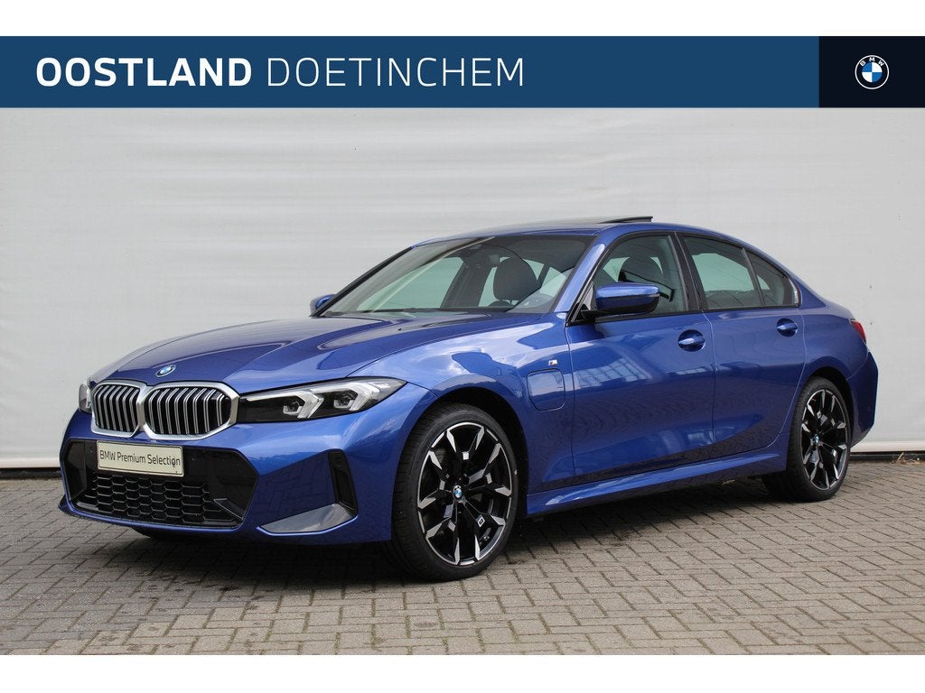 BMW 3 Serie 330e M Sport Automaat / Schuif-kanteldak / Trekh, Automaat, 1998 cc, Achterwielaandrijving, Gebruikt