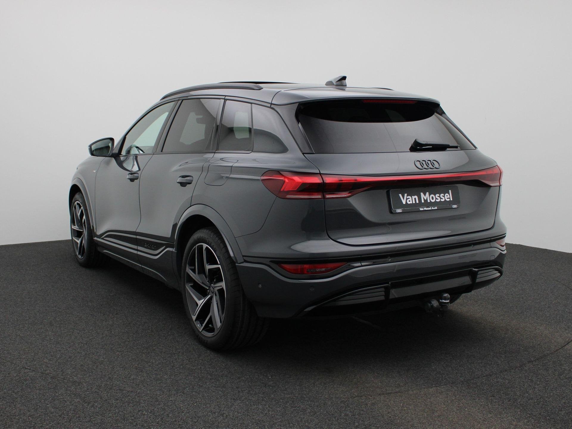 Audi Q6 e-tron edition 83 kWh | Adaptive cruise control | Lu, Auto's, 12 maanden, Gebruikt, Automatische klimaatregeling, 2100 kg