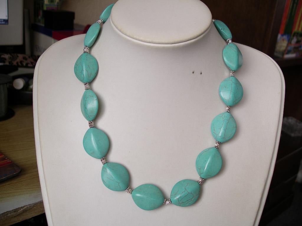 Een mooie Turquoise Howliet edelstenen ketting, Sieraden, Tassen en Uiterlijk, Antieke sieraden, Verzenden, Overige materialen