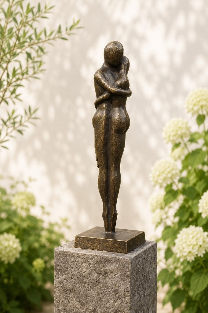 bronzen beeld / MODERN LIEFDESPAAR / 30 cm hoog