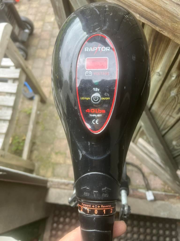 Raptor Elektromotor 12V – 40 LBS, Watersport en Boten, Hengelsport | Algemeen, Zo goed als nieuw, Ophalen