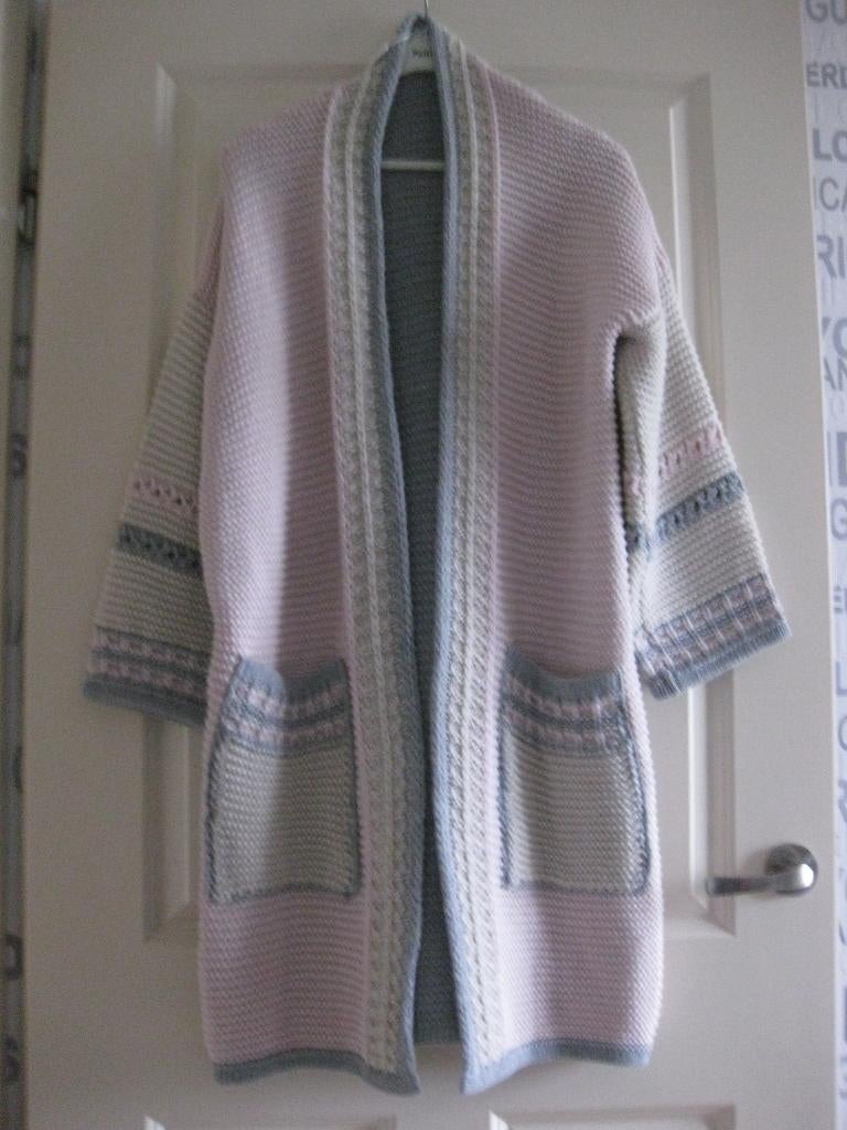 Nieuw halflang gebreid vest van Fobya, maat M, Fobya, Verzenden, Nieuw, Maat 38/40 (M)