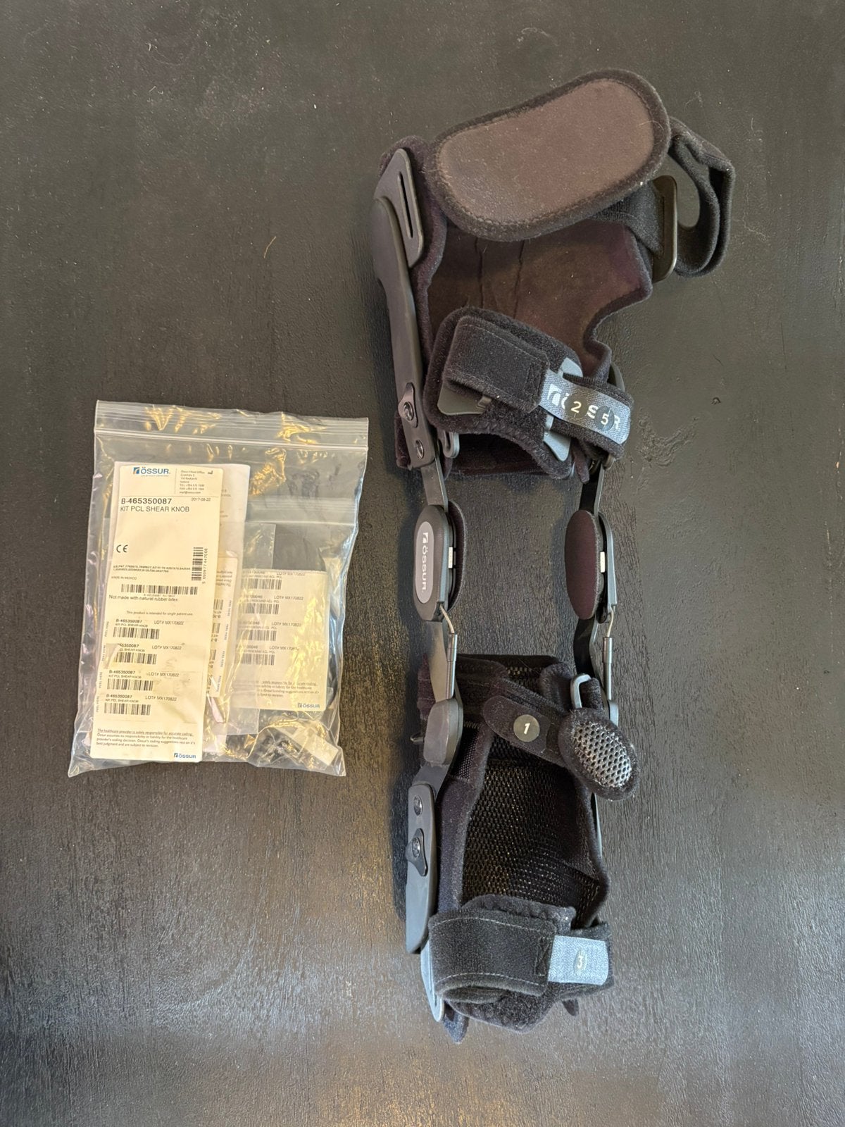 Knie brace, Ophalen, Nieuw