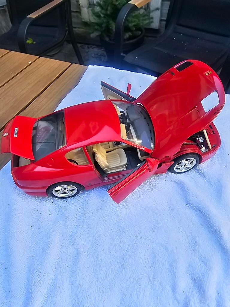 Gedetailleerd schaalmodel Ferrari 456M GT - Rood, Hobby en Vrije tijd, Modelauto's | 1:18, Ophalen of Verzenden