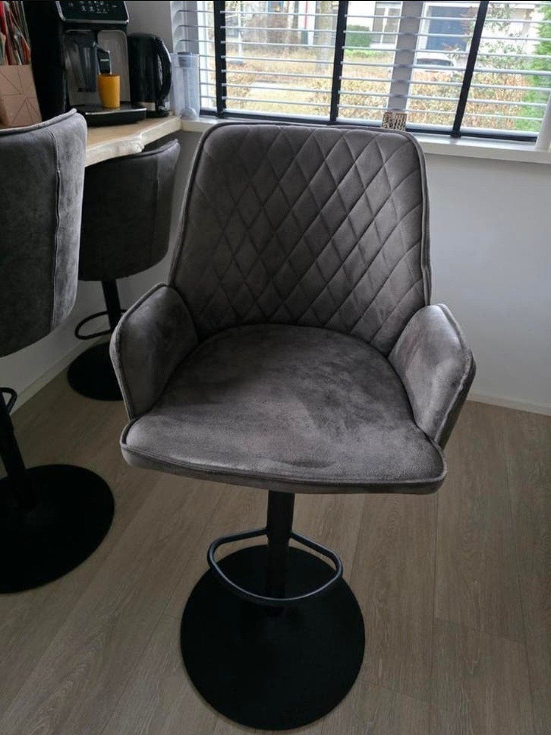 Één barkruk antraciet/zwart nieuw in doos, Ophalen, 60 tot 90 cm, Nieuw, 1 kruk