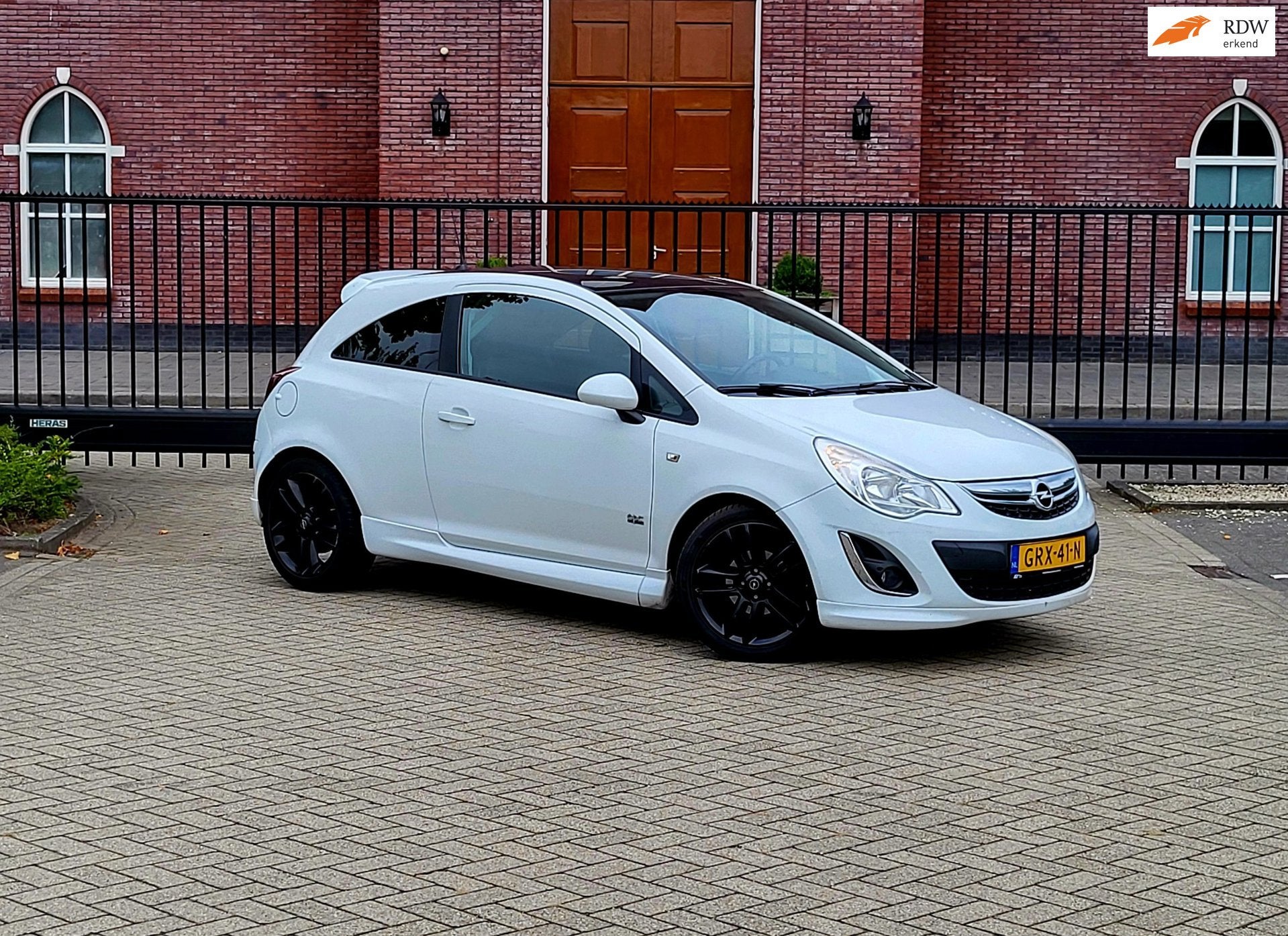 Opel CORSA 1.4-16V / OPC Line / Airco / Stoelverwarming / Ni, Voorwielaandrijving, Euro 5, Gebruikt, 1398 cc