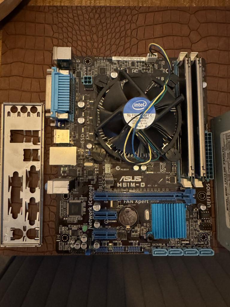 ASUS H61M-D Moederbord met Intel Celeron G1610 & 8GB RAM, Ophalen of Verzenden, Gebruikt, Intel, DDR3