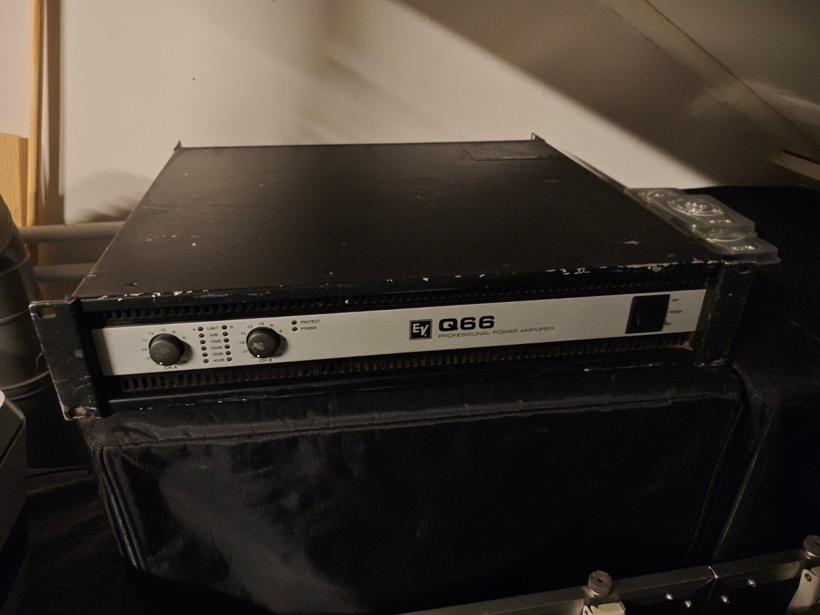 Electro Voice EV Q66-II 700 watt RMS versterker, Audio, Tv en Foto, Ophalen, Gebruikt, 120 watt of meer, Overige merken