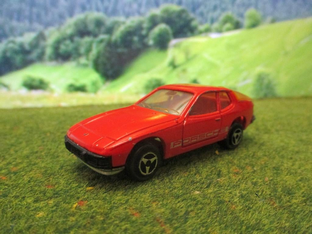 1:60 Porsche 924 Majorette 247 rood, Ophalen of Verzenden, Zo goed als nieuw, Auto