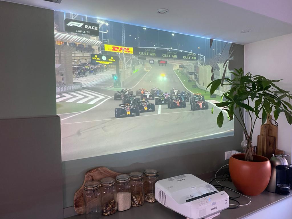 Epson EB 695WI |Short Throw beamer LCD | 3500 lumen| 3x HDMI, Audio, Tv en Foto, Beamers, Ophalen, Epson, Zo goed als nieuw, LCD