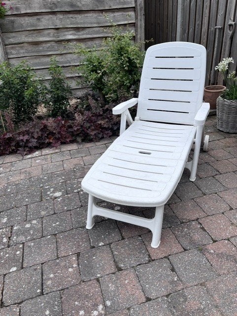 ligbed lig stoel tuin meubelen, Tuin en Terras, Ligbedden, Ophalen, Gebruikt, Kunststof, Inklapbaar