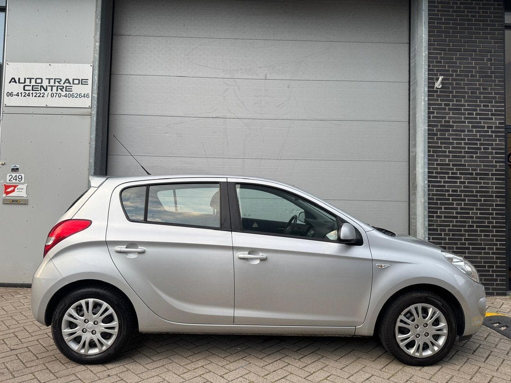 Hyundai I20 1.2i ActiveVersion [Airco | StoelVW | PDC | Elek, 450 kg, Gebruikt, 31 €/maand, 4 cilinders