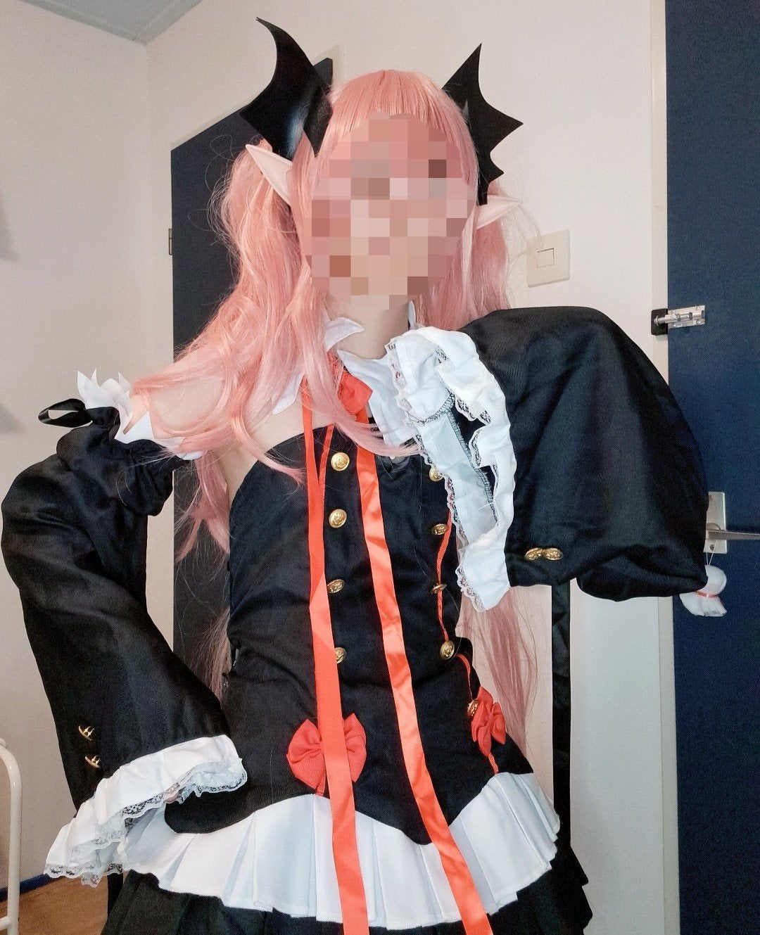 Krul Tepes Cosplay geen pruik - Maat M - Seraph of the End, Ophalen of Verzenden, Zo goed als nieuw, Pak of Jurk