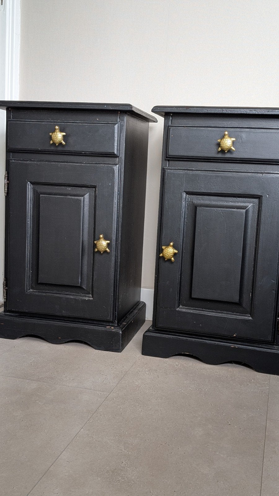 2 Antieke Refurbished Nachtkastjes - Gebruikt, Huis en Inrichting, Slaapkamer | Nachtkastjes, Ophalen, Gebruikt, Minder dan 45 cm
