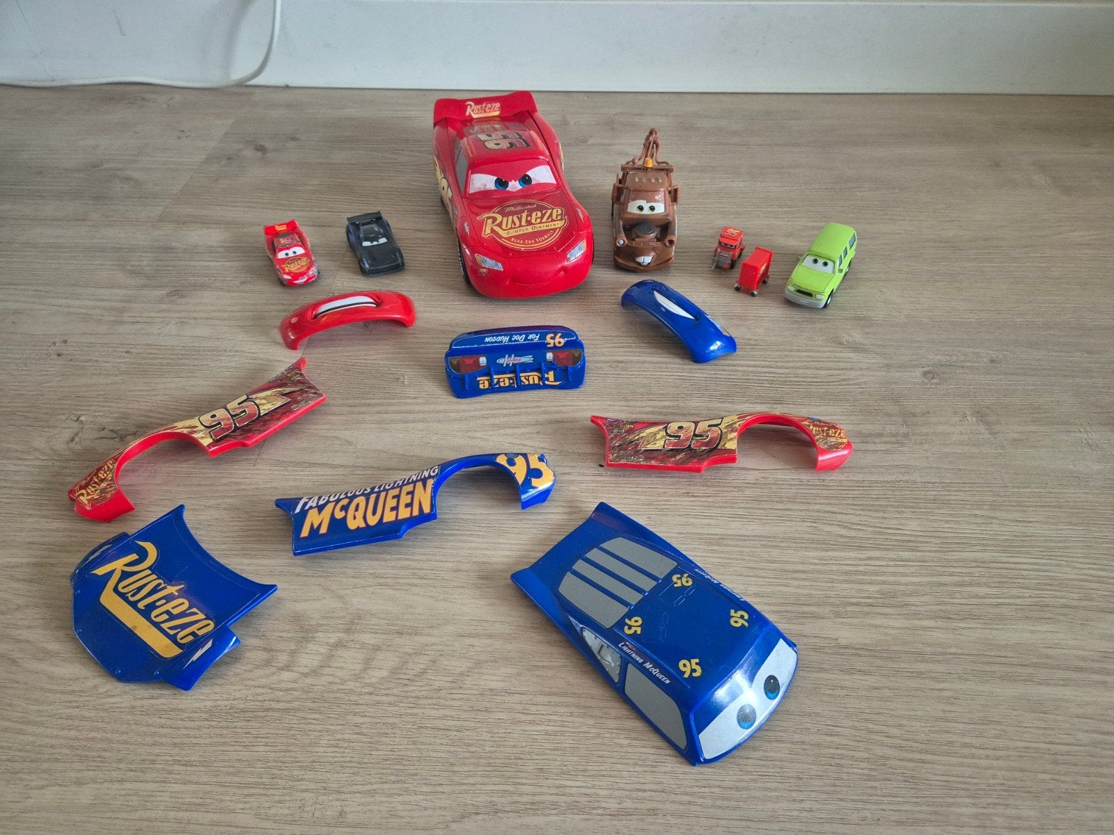 Disney Cars Bliksem McQueen en Takel speelgoedset, Ophalen, Zo goed als nieuw