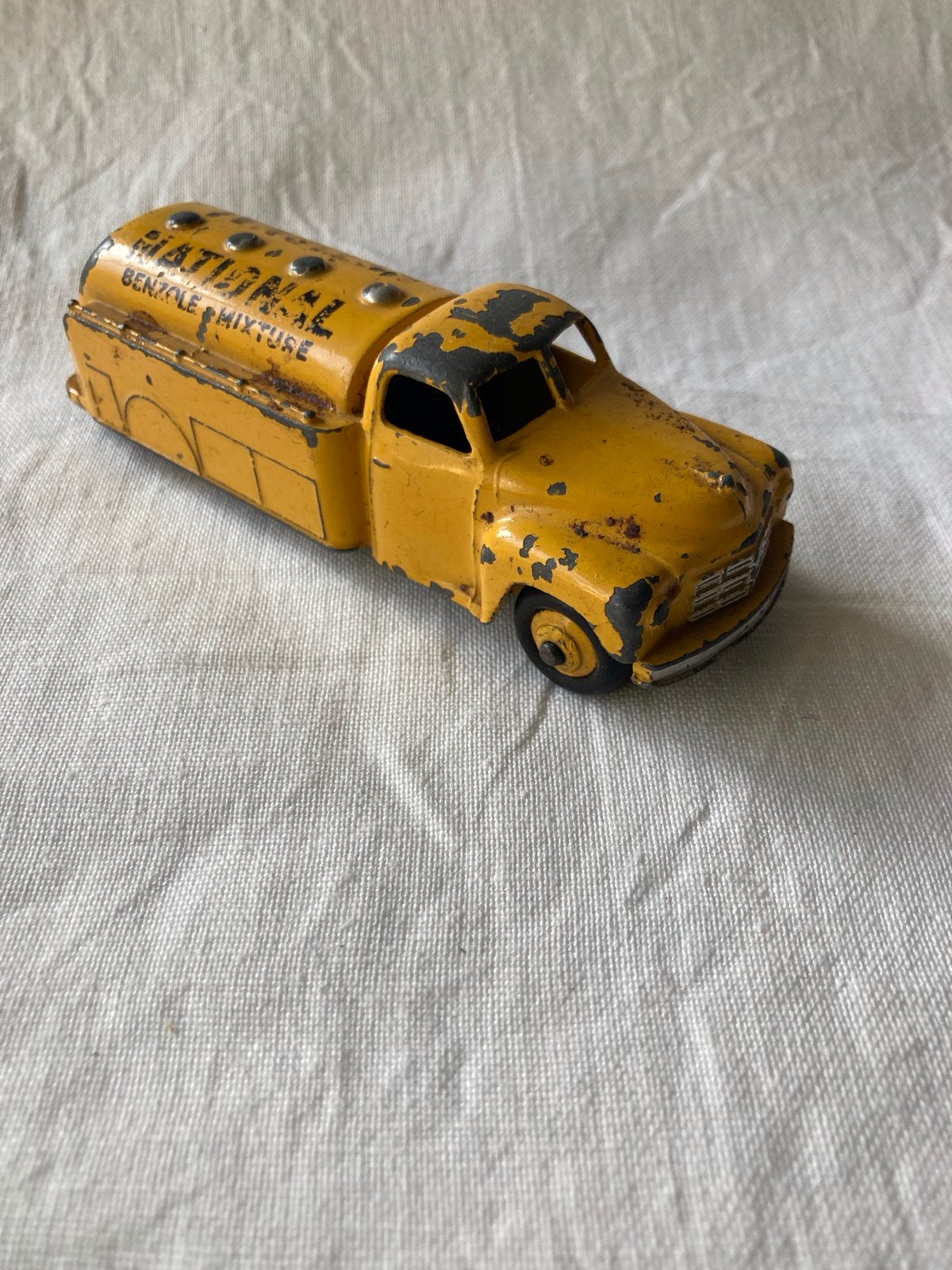 Vintage Dinky Toys Benzole Mixture Tankwagen, Ophalen of Verzenden, Gebruikt